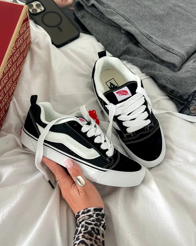 Vans Knu-Skool Black White — головне фото товару