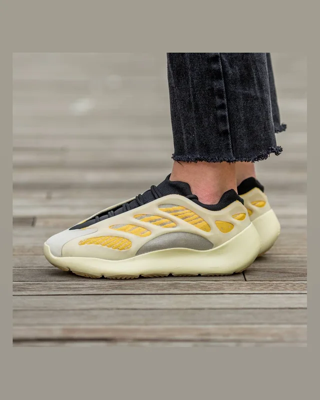 Adidas Yeezy 700 v3 Azael — головне фото товару