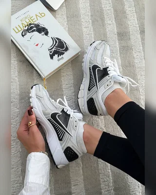 Nike Zoom Vomero 5 White Black — головне фото товару