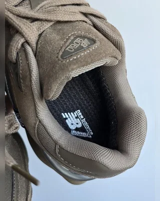 New Balance 9060 Gore Tex • Brown • — головне фото товару