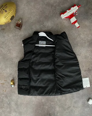 Жилет Moncler — головне фото товару