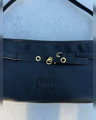 Miu Miu Aventure Nappa Leather Bag Black [пильник звичайна коробка] 29 x 16 x 5 — головне фото товару