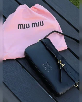 Miu Miu Aventure Nappa Leather Bag Black [пильник звичайна коробка] 29 x 16 x 5 — головне фото товару