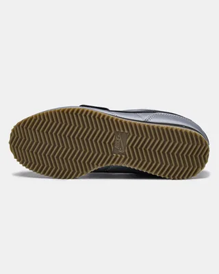 Nike Cortez Leather SE 'Metallic Cool Grey Black' HQ3490-099 — головне фото товару