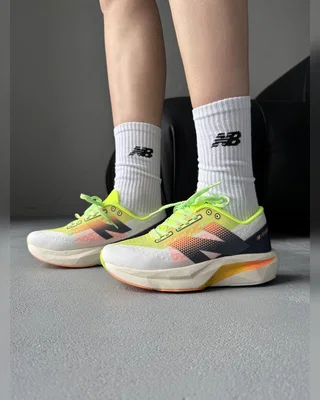 New Balance Fuelcell Rebel V4 Lime Orange — головне фото товару