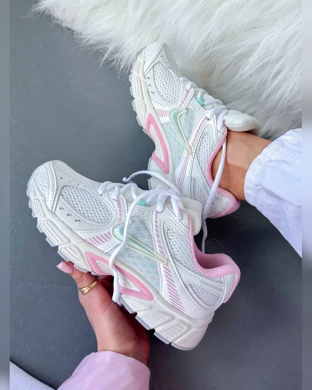 Nike V5 RNR White Pink — головне фото товару