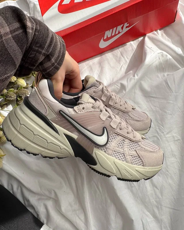 Nike V2K Runtekk Light Pink — головне фото товару