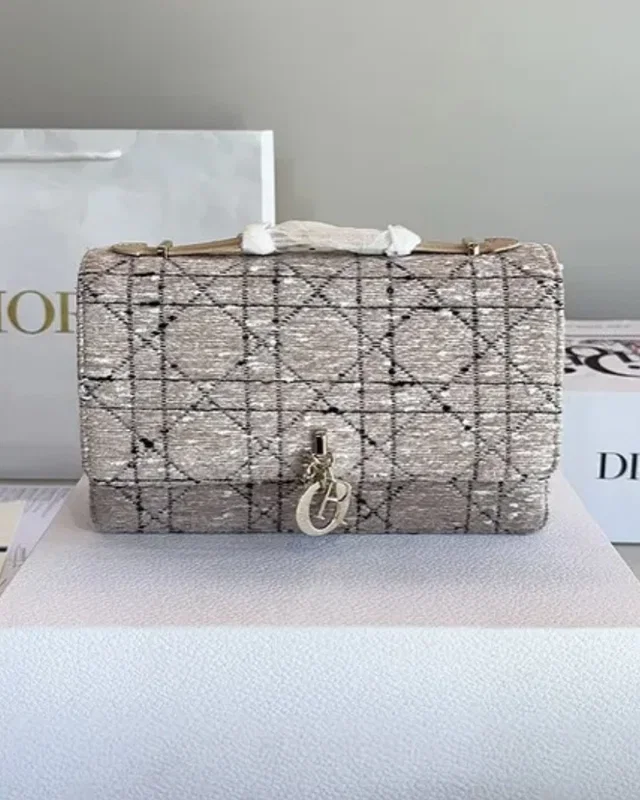 Dior Beige Tweed with Cannage — головне фото товару
