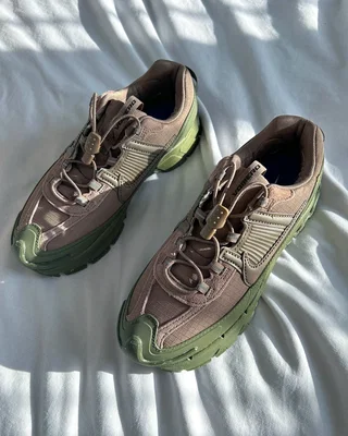 Nike Air Zoom Vomero Roam 'Mink Brown Medium Olive' FV2295-201 — головне фото товару