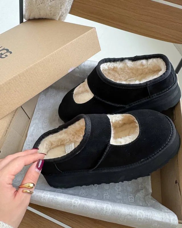 UGG Bea Mary Jane Black — головне фото товару
