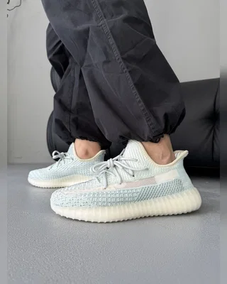 Adidas Yeezy V2 Cloud White — головне фото товару