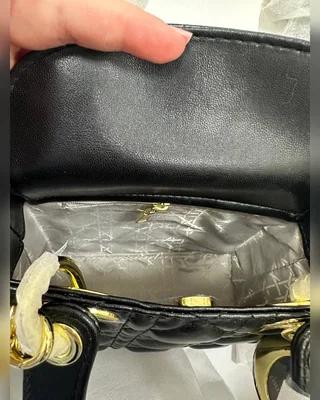 Dior Mini Lady Dior Bag Black Gold ОДИН РЕМІНЕЦЬ [звичайна бренд коробка] 17 х 15 х 6 — головне фото товару
