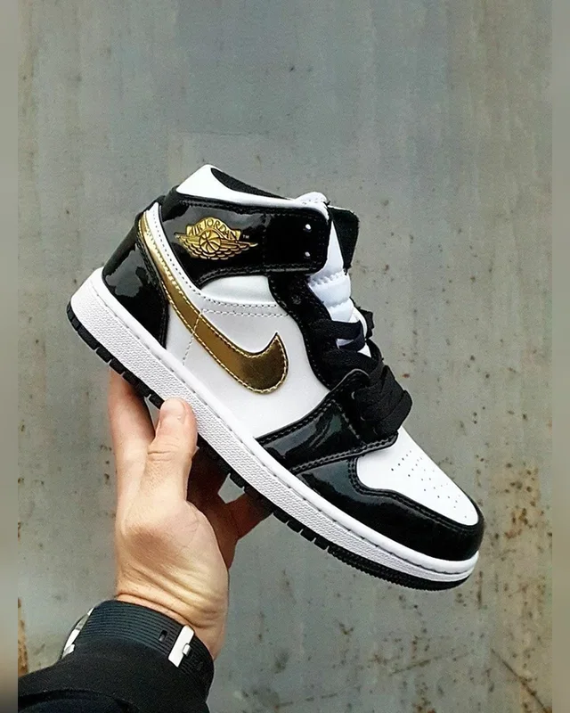 Nike Air Jordan 1 Mid •Patent golden black• — головне фото товару