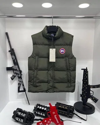 Жилет Canada Goose — головне фото товару