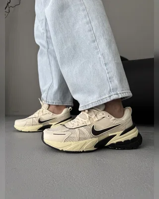 Nike V2K Runtekk Beige Black — головне фото товару