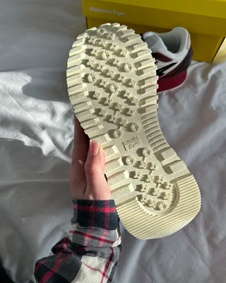 Onitsuka Tiger Moage CO 'Cream Beet Juice' 1183B555-100 — головне фото товару