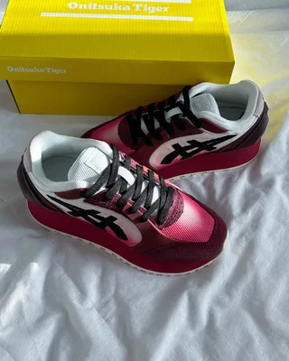 Onitsuka Tiger Moage CO 'Cream Beet Juice' 1183B555-100 — головне фото товару
