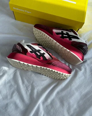 Onitsuka Tiger Moage CO 'Cream Beet Juice' 1183B555-100 — головне фото товару