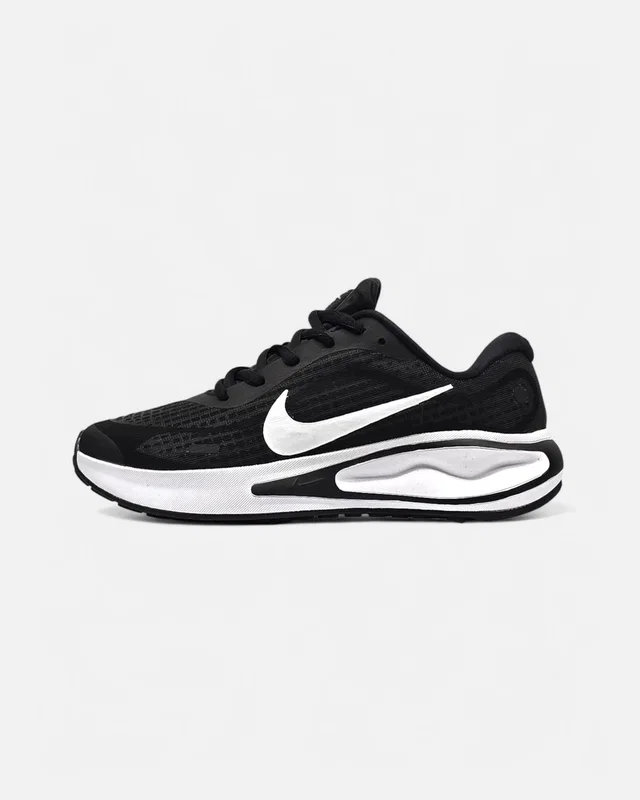 Nike Journey Run • Black White • — головне фото товару