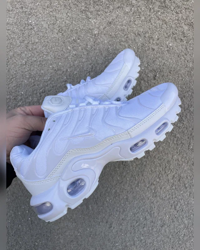 Nike Air Max Plus TN 'Triple White' — головне фото товару