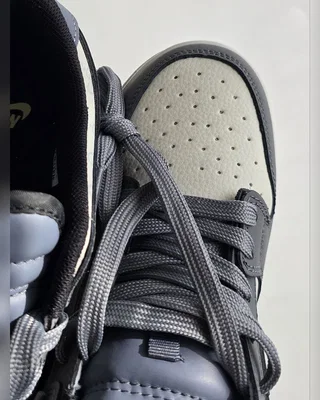 Nike x Gucci SB Dunk • Graphite Ivory • — головне фото товару