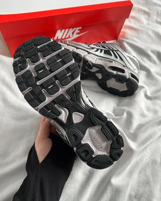 Nike Air Max Moto 2K silver — головне фото товару