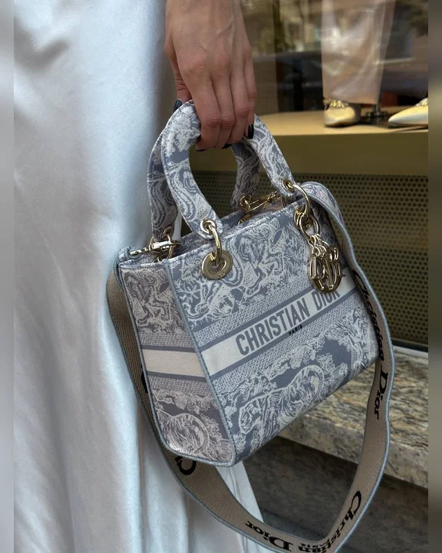 Dior Christian Dior Medium Lady D-Lite Bag Lilac [оригінальна коробка] 25 х 21 х 9 — головне фото товару