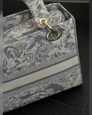 Dior Christian Dior Medium Lady D Lite Bag Lilac [оригінальна коробка] 25 х 21 х 9 — головне фото товару