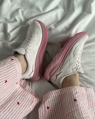 HOKA ONE Clifton 10 'Rose Cream Dried Rose' — головне фото товару