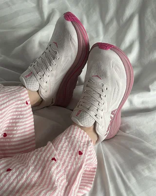 HOKA ONE Clifton 10 'Rose Cream Dried Rose' — головне фото товару
