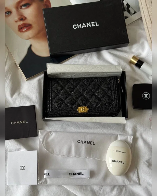Chanel Wallet Boy Black Gold — головне фото товару