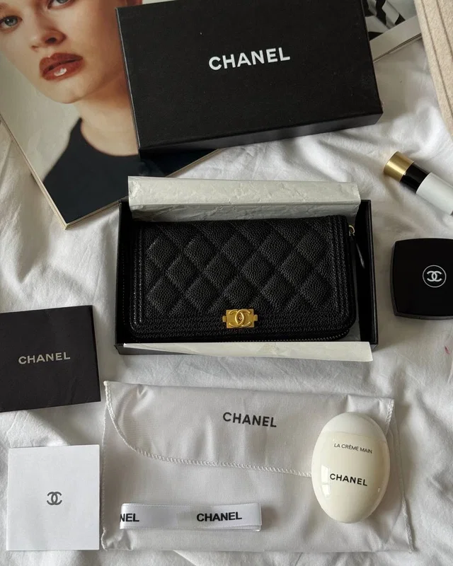 Chanel Wallet Boy Black/Gold — головне фото товару