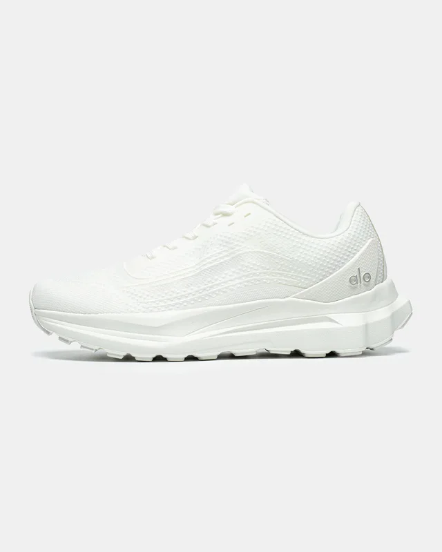 ALO Yoga runner white — головне фото товару