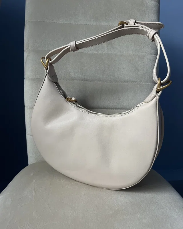 Fendi Hobo (beige) — головне фото товару