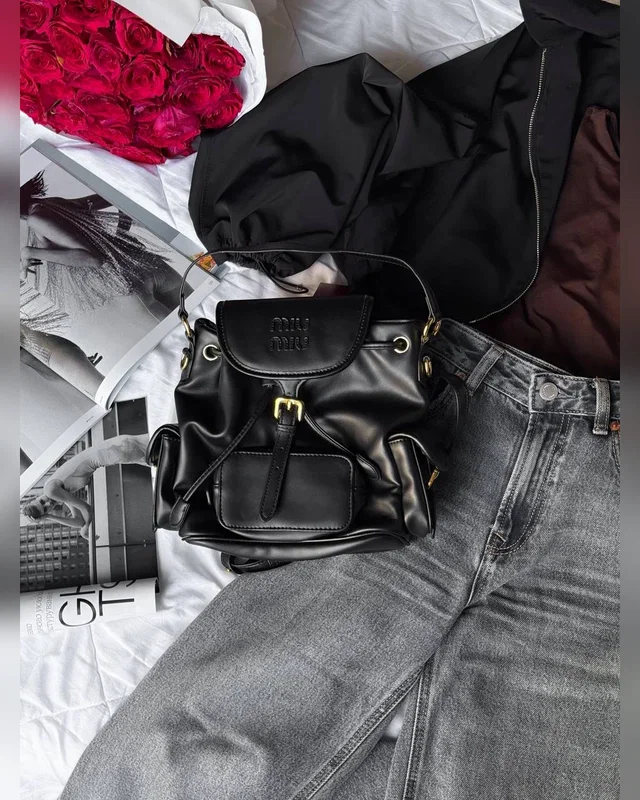 Miu Miu Leather Backpack Black [оригінальна коробка] 23 х 21 х 9 — головне фото товару