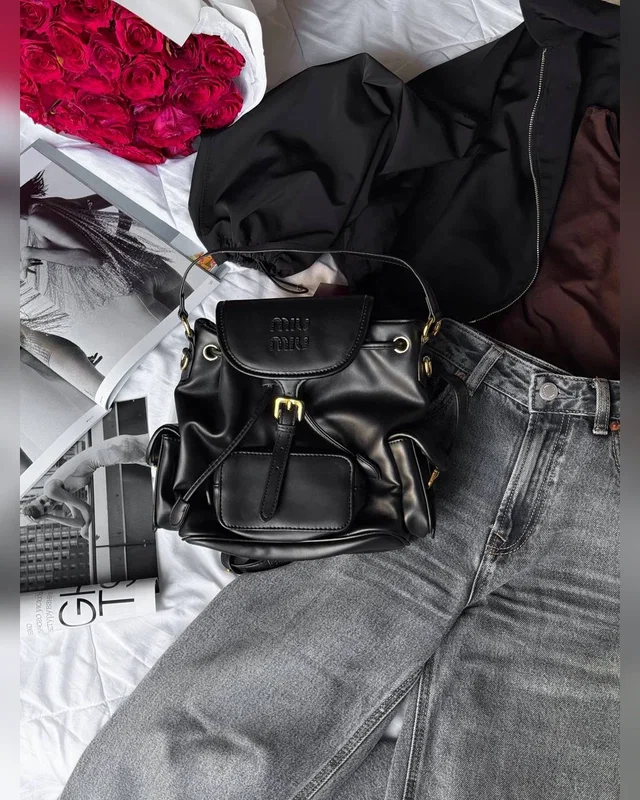 Miu Miu Leather Backpack Black [оригінальна коробка] 23 х 21 х 9 — головне фото товару