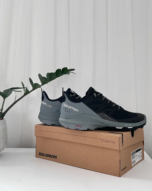 Salomon Wmns Outpulse GORE-TEX 'Black Stormy Weather' L41588300 — головне фото товару