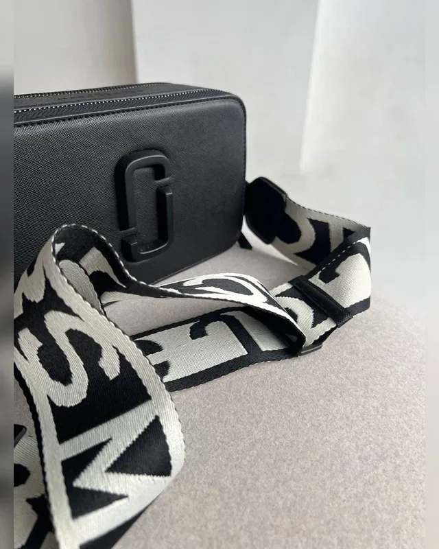 Marc Jacobs Marc Jacobs logo (black) Marc Jacobs — головне фото товару