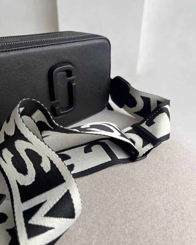 Marc Jacobs Marc Jacobs logo (black) Marc Jacobs — головне фото товару