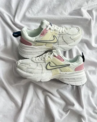 Nike V2K pink/white — головне фото товару