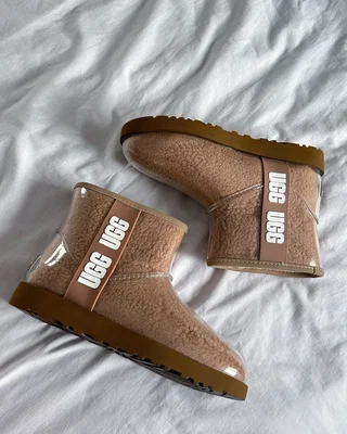 UGG Classic Clear Mini Large LOGO Fleece Lined — головне фото товару