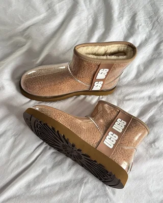 UGG Classic Clear Mini Large LOGO Fleece Lined — головне фото товару