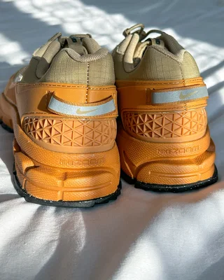 Nike Air Zoom Vomero Roam 'Flax' HQ2181-200 — головне фото товару