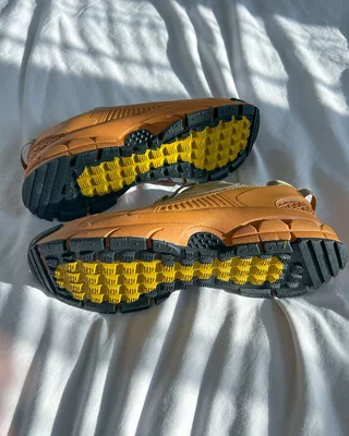 Nike Air Zoom Vomero Roam 'Flax' HQ2181-200 — головне фото товару