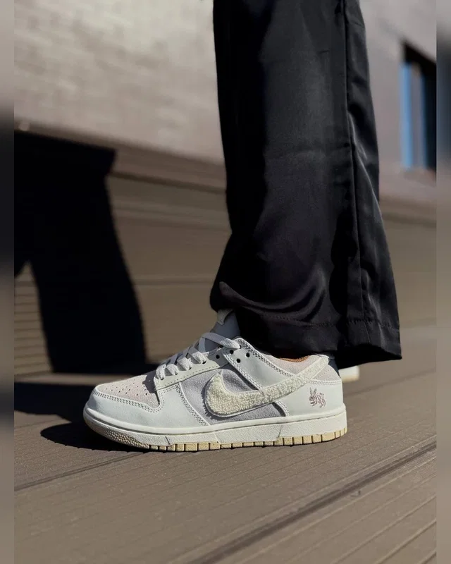 Nike sb dunk low retro rabbit fossil stone — головне фото товару