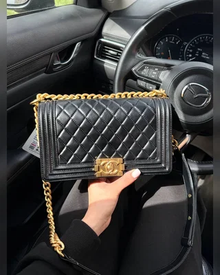 Chanel Medium Boy Black Gold Caviar RHW Коробка магніт — головне фото товару
