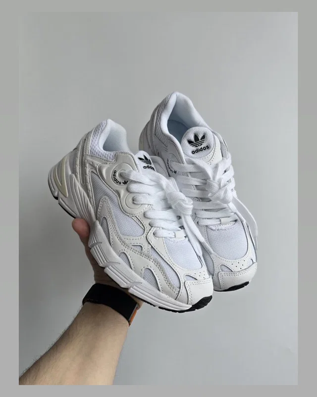 Adidas Astir • White • — головне фото товару
