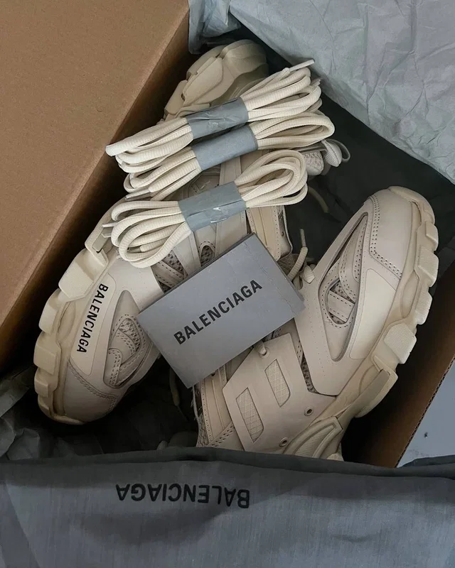 Balenciaga Track Beige — головне фото товару
