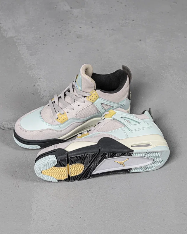 Nike 4 Retro SE Craft Photon Dust — головне фото товару