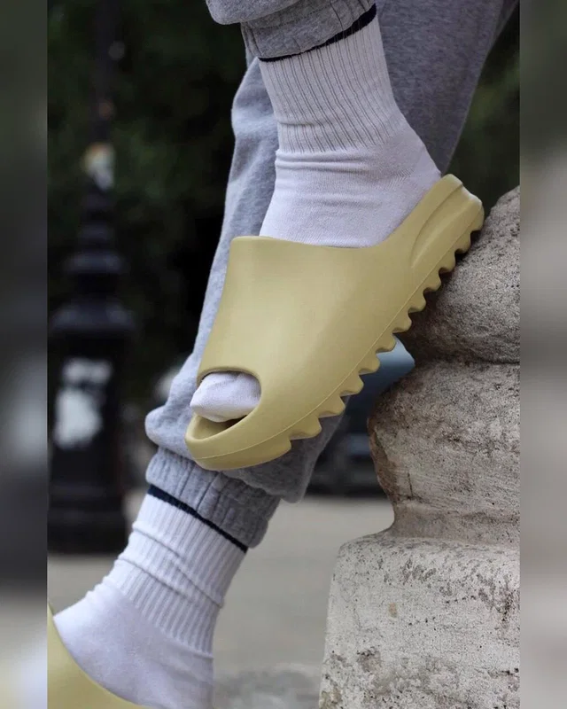 Adidas Yeezy Desert Sand 1 — головне фото товару